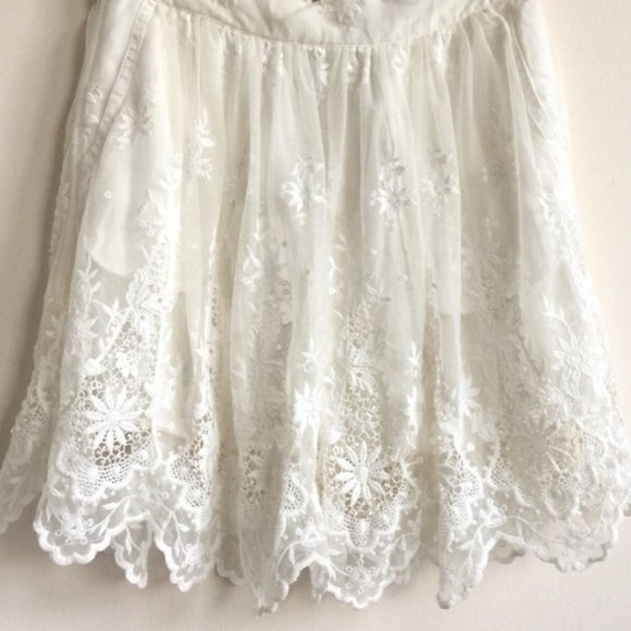 Zara Dresses & Skirts - 🚨SOLD🚨Zara Woman Lace Mini Skirt Cream XS